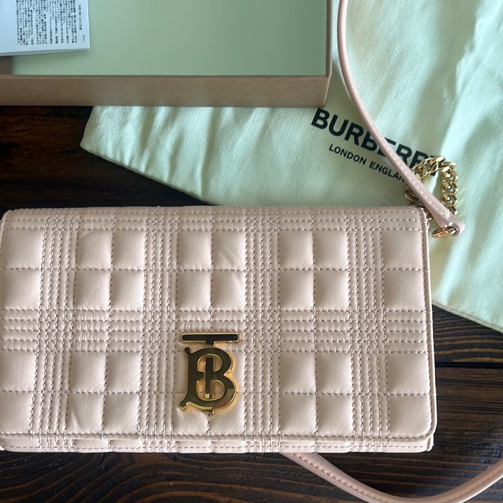 Burberry chain wallet